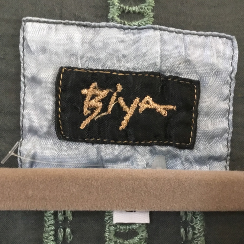 BIya embroidered Blouse size L - Picture 4 of 7